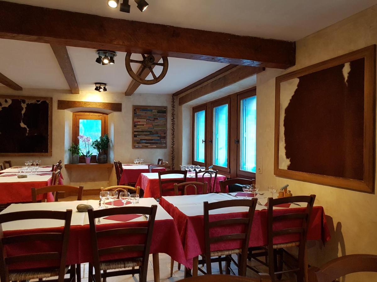 Отель Chalet La Source Saint-Nicolas-la-Chapelle  Экстерьер фото