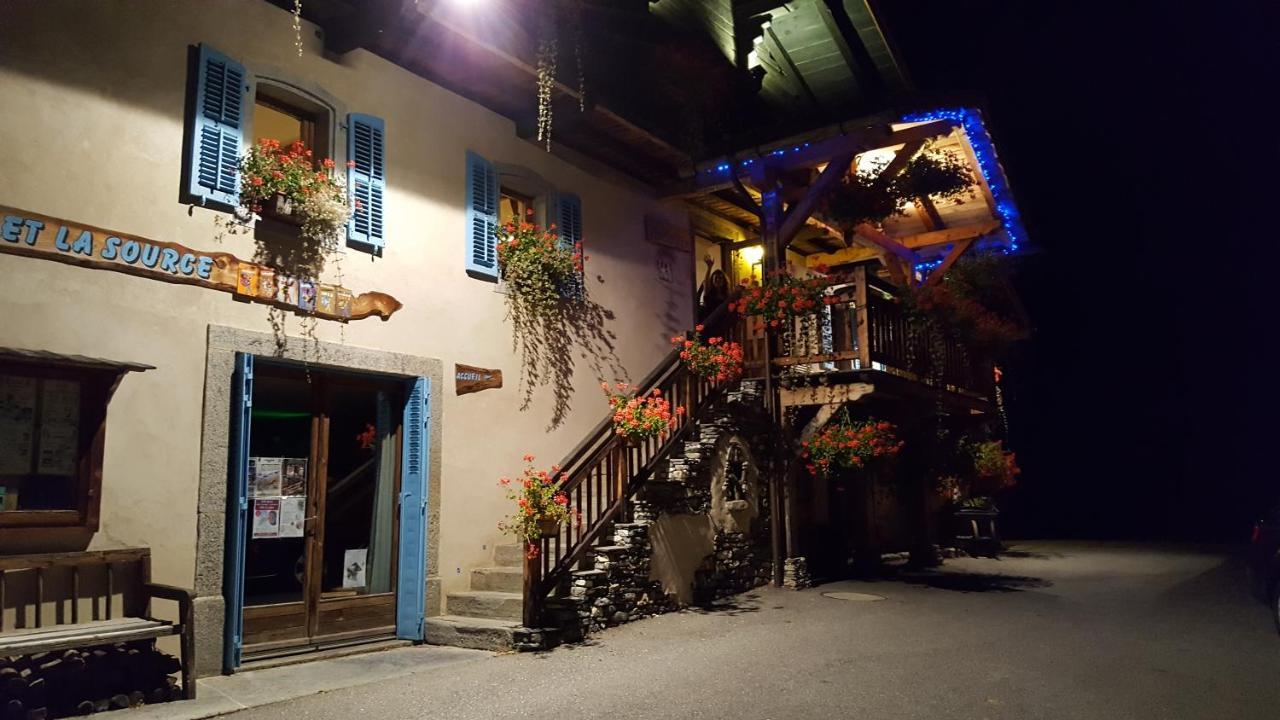 Отель Chalet La Source Saint-Nicolas-la-Chapelle  Экстерьер фото