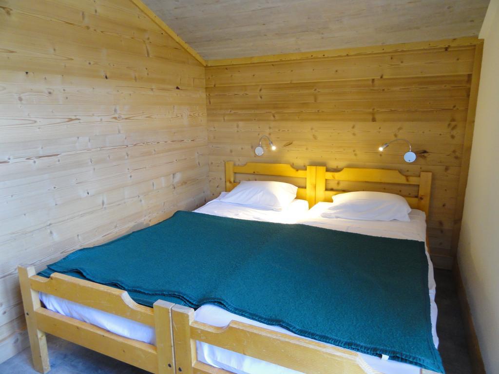 Отель Chalet La Source Saint-Nicolas-la-Chapelle  Номер фото